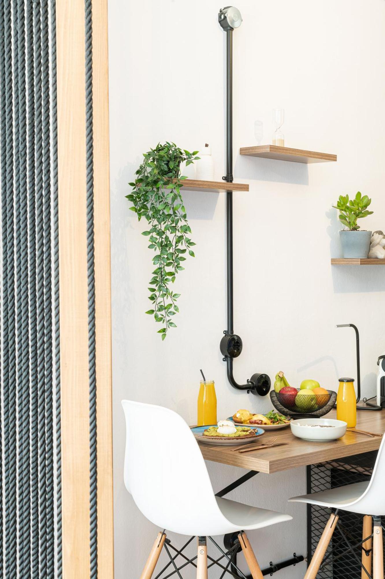 Апартаменты Moss - Beautiful Living In The Heart Of Афины Экстерьер фото